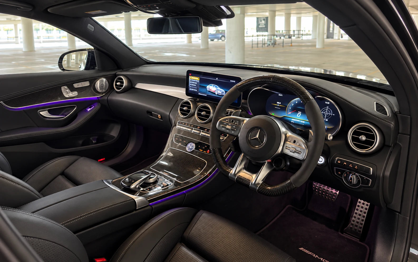 Mercedes C63 AMG gallery view 5